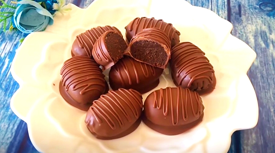 3 Malzemeli Çikolatalı Atıştırmalık Tarifi