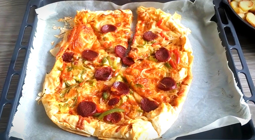 Hazır Yufkadan Kolay Pizza Tarifi